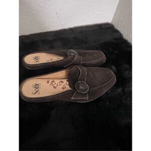 Sofft Womens Sz 9.5 Wide Black Suede Leather Kitten Heel Side Buckle Mules